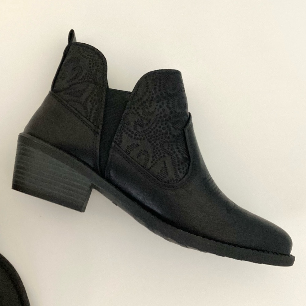 \Easy Street\ NWB Legend Ankle Boots - Picture 5 of 12